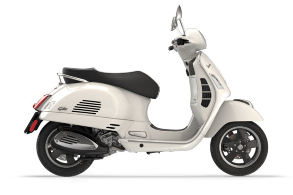 scooters Vespa GTS super 300